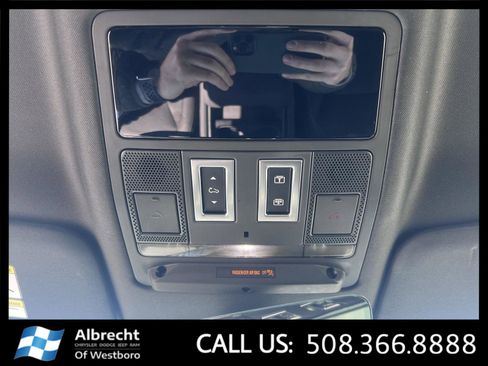 Used 2023 Land Rover Defender 90 SE AWD/4WD image 24
