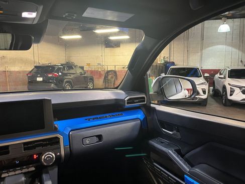 Used 2025 Toyota Tacoma TRD Off-Road image 36