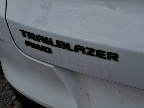 Used 2024 Chevrolet TrailBlazer RS w/ Convenience Package AWD/4WD image 30