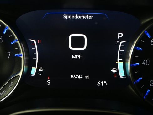 Used 2020 Chrysler Pacifica Limited image 28