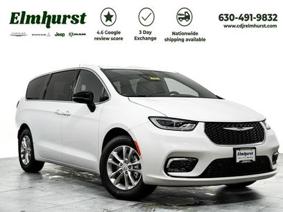 New 2026 Chrysler Pacifica Select