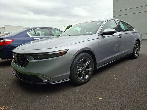 Used 2023 Honda Accord EX image 2