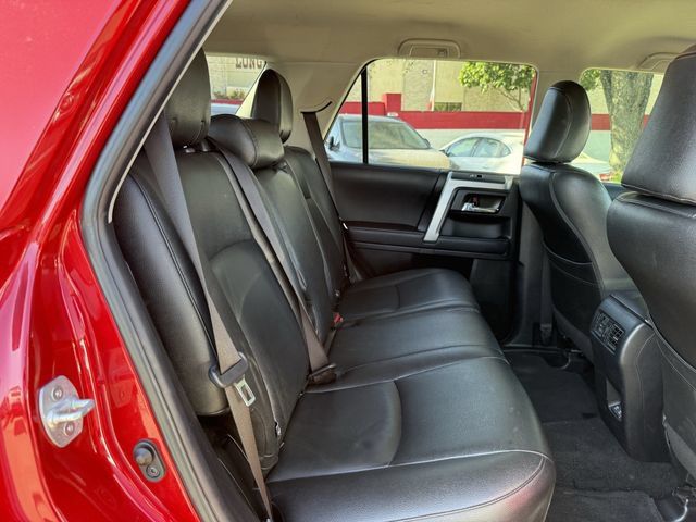 Used 2021 Toyota 4Runner SR5 AWD/4WD image 31