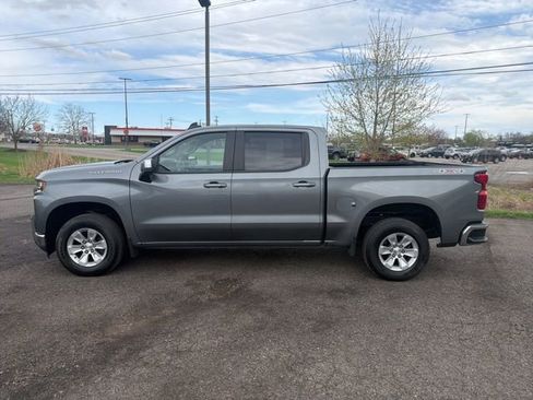 Used 2022 Chevrolet Silverado 1500 LT AWD/4WD image 2