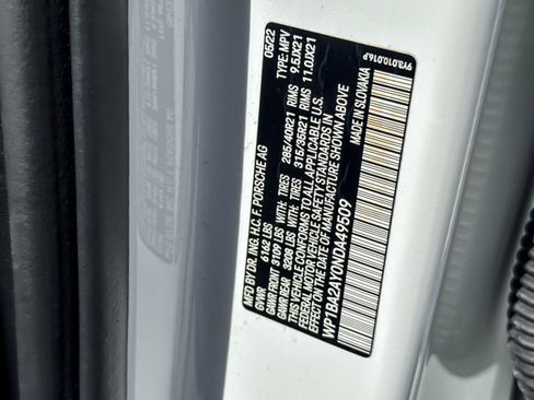 Used 2022 Porsche Cayenne Platinum Edition image 29