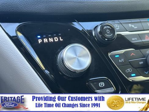 Used 2021 Chrysler Pacifica Touring-L FWD image 22