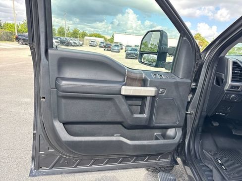 Used 2020 Ford F250 Lariat w/ Tremor Off-Road Package AWD/4WD image 12