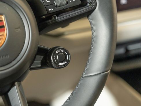 Certified 2026 Porsche Cayenne GTS AWD/4WD image 24