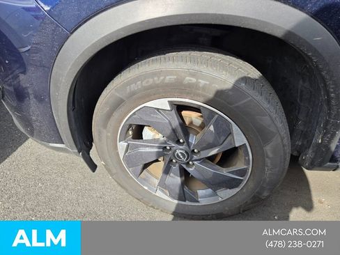 Used 2025 Nissan Rogue SV FWD image 3