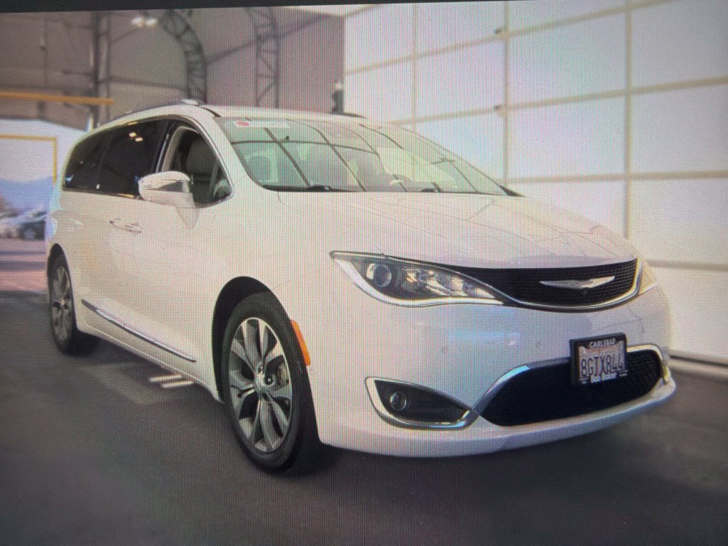 Used 2019 Chrysler Pacifica Limited w/ Advanced Safetytec Group FWD image 1