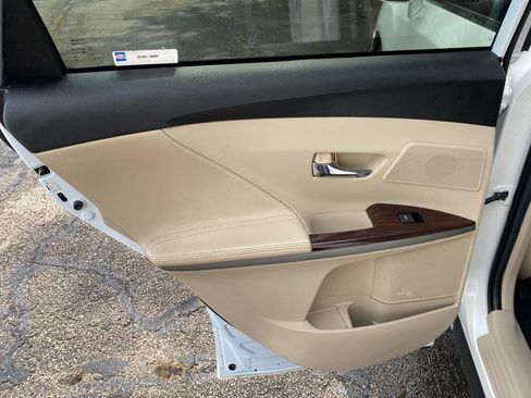 Used 2013 Toyota Venza Limited AWD/4WD image 22