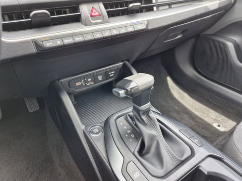 Used 2025 Kia K4 LXS image 12