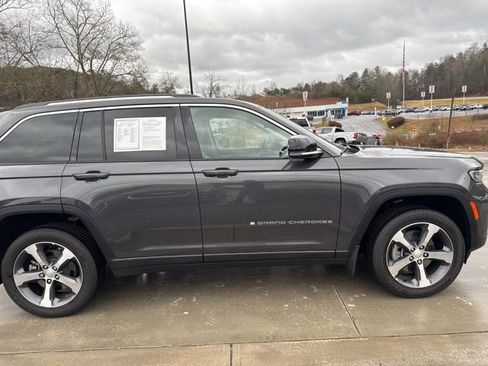 Used 2023 Jeep Grand Cherokee 4WD 4xe w/ Luxury Tech Group II image 4