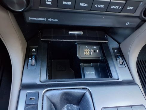 Used 2022 Lexus GX 460 Premium w/ Premium Package image 21