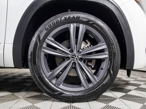Used 2021 Volkswagen Atlas Cross Sport SE w/ V6 Towing Package FWD image 38