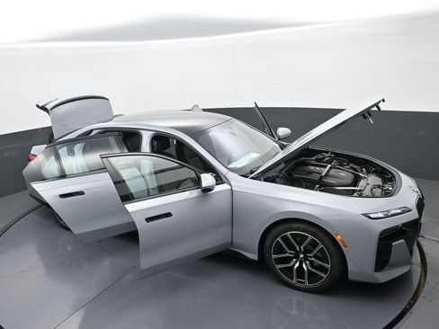 New 2026 BMW 740i xDrive w/ Executive Package image 41