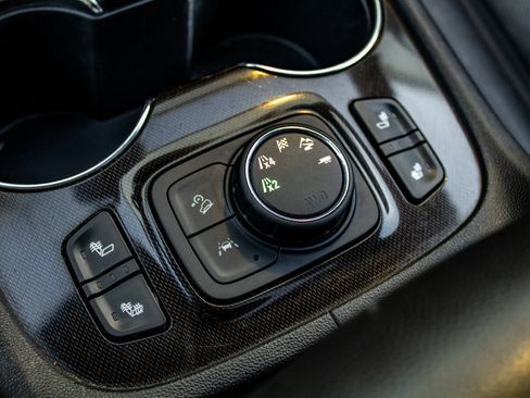 Used 2020 GMC Acadia AT4 image 37