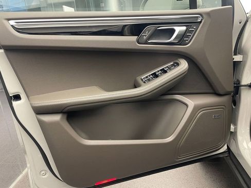New 2026 Porsche Macan AWD/4WD image 19