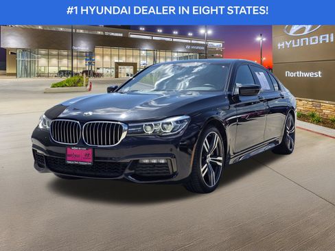 Used 2019 BMW 740i w/ M Sport Package RWD image 2