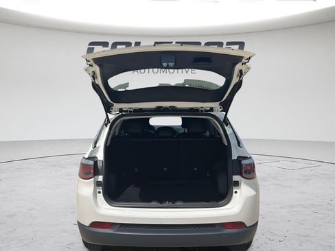 Used 2020 Jeep Compass Latitude FWD image 13
