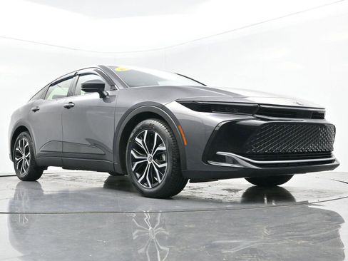 Used 2023 Toyota Crown Limited image 48