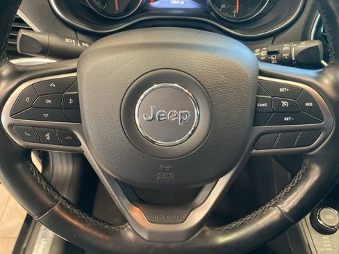 Used 2020 Jeep Cherokee Limited image 14