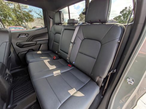 Used 2024 Chevrolet Colorado LT w/ LT Convenience Package III image 7