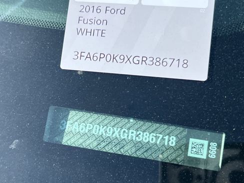 Used 2016 Ford Fusion Titanium image 23