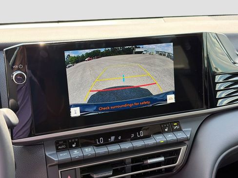 Used 2025 Toyota Camry XSE FWD image 13