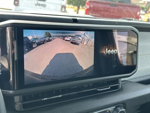 Used 2024 Jeep Wrangler Sport S image 22