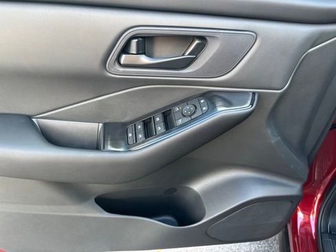 New 2026 Nissan Rogue S image 5