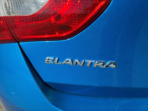 Used 2017 Hyundai Elantra GT image 23