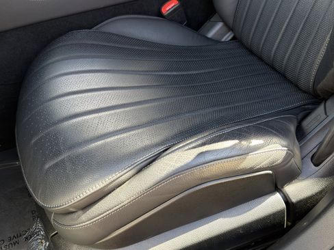 Used 2022 Mercedes-Benz S 500 4MATIC w/ AMG Line Package image 16