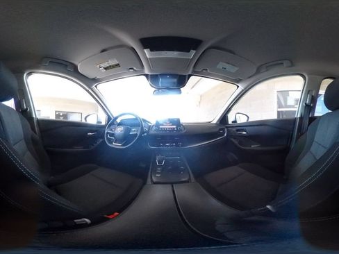 Used 2025 Nissan Rogue SV FWD image 44