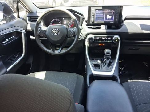 Used 2022 Toyota RAV4 XLE AWD/4WD image 8