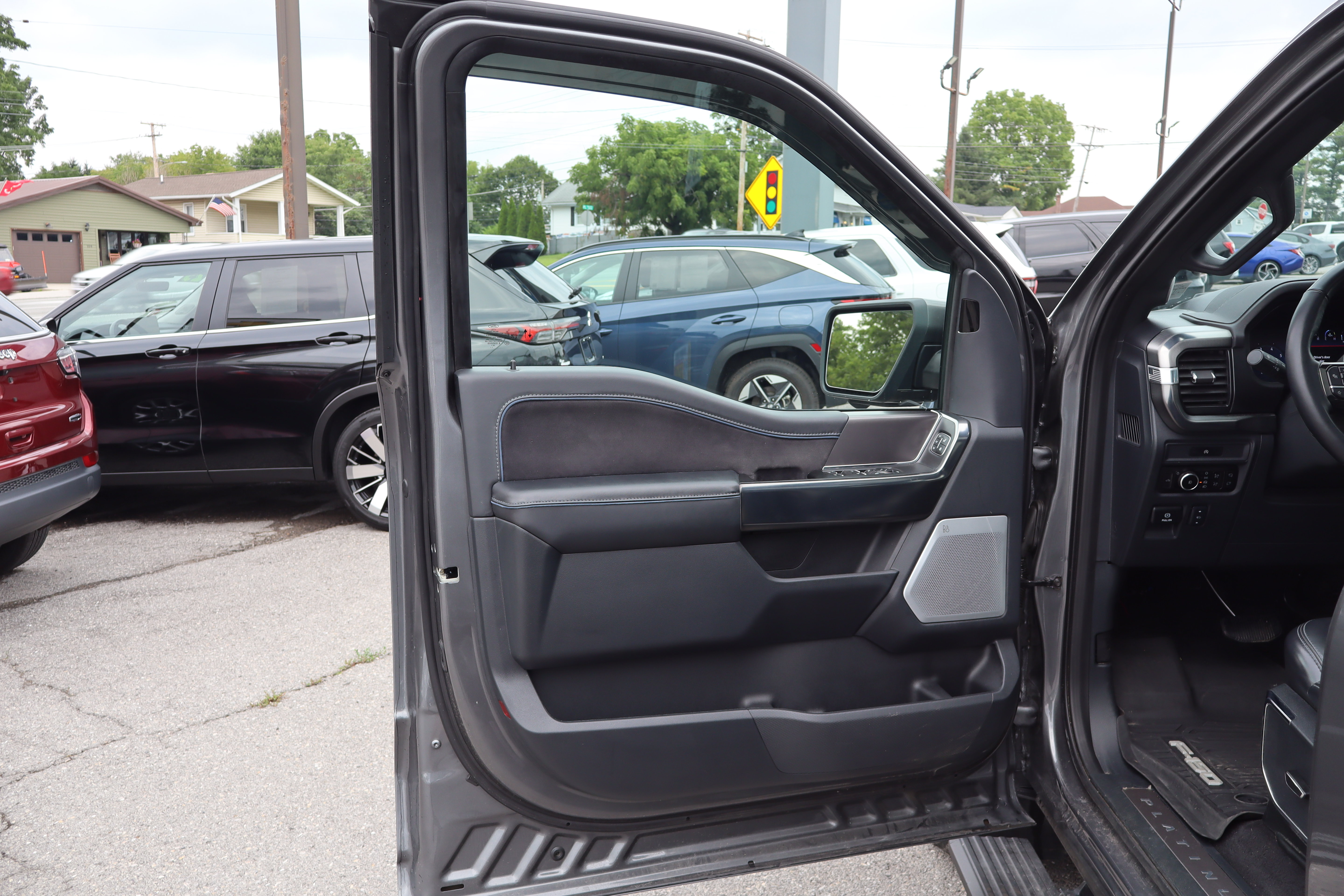 Used 2025 Ford F150 Platinum w/ Equipment Group 702A High AWD/4WD image 21