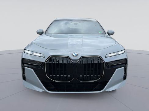 New 2025 BMW 740i xDrive w/ Executive Package AWD/4WD image 8