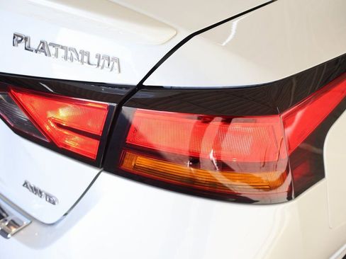 Used 2022 Nissan Altima 2.5 Platinum image 28