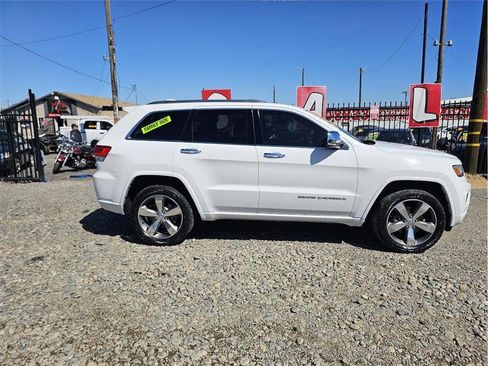 Used 2015 Jeep Grand Cherokee Overland image 4