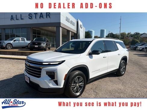 Used 2024 Chevrolet Traverse LT FWD image 1