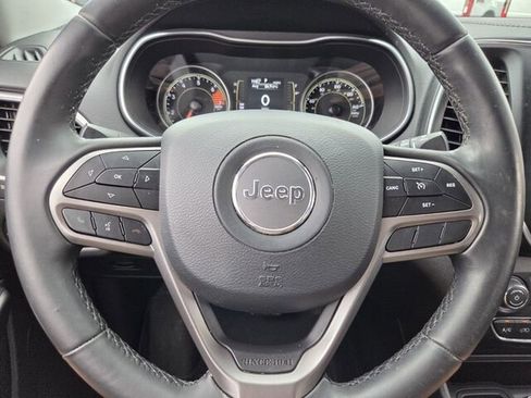 Used 2019 Jeep Cherokee Latitude Plus FWD image 30
