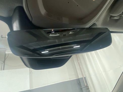 Used 2025 Volvo XC40 B5 Core image 29