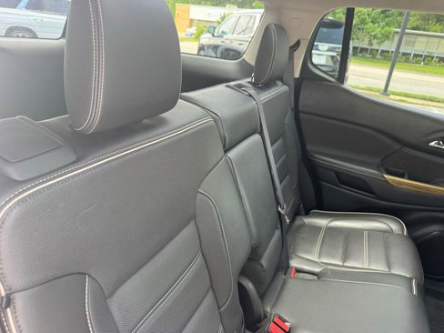 Used 2018 GMC Acadia Denali w/ Technology Package AWD/4WD image 27