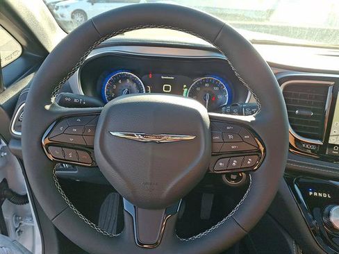 New 2026 Chrysler Pacifica Limited w/ S Appearance Package image 18