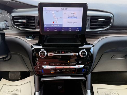 Used 2021 Ford Explorer Limited image 23