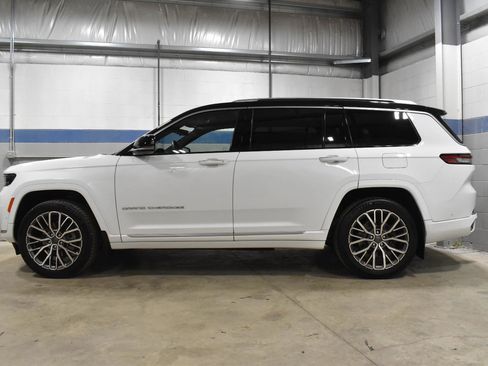 Used 2022 Jeep Grand Cherokee L Summit w/ Advanced Protech Group IV image 27