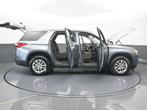 Used 2021 Chevrolet Traverse LS image 67