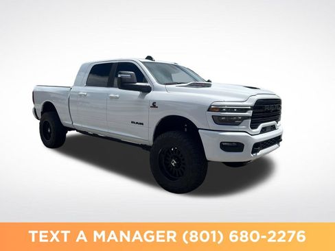 Used 2025 RAM 2500 Laramie AWD/4WD image 7