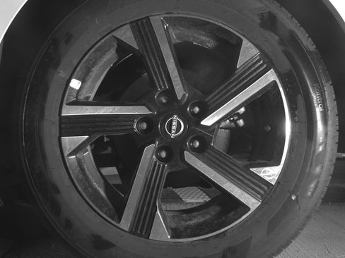 Used 2025 Nissan Sentra SV image 14