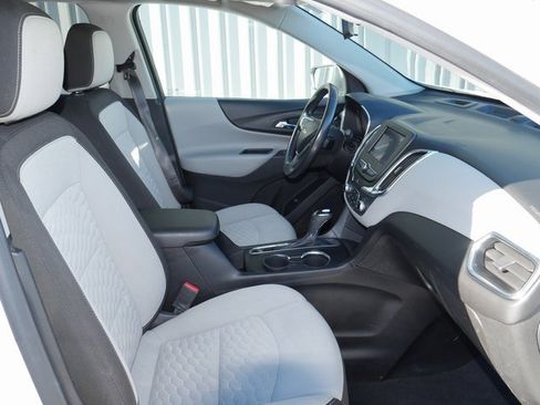 Used 2020 Chevrolet Equinox LT w/ Driver Convenience Package image 24